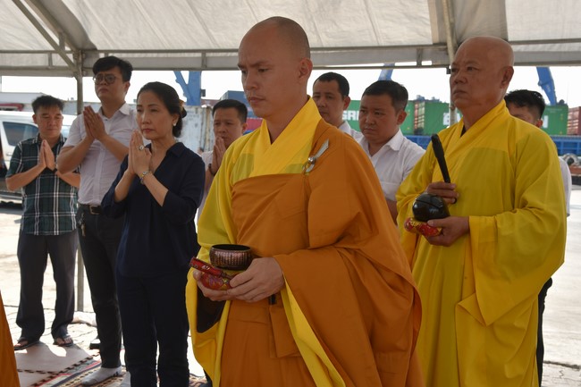 Peace Praying Ritual to Cat Lai Giang Nam TERMINA Huong Duong Trading and Service Co., Ltd by Charity Board