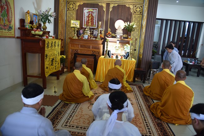 The rite praying for rebirth and giving gifts to the Blind in Tay Ninh