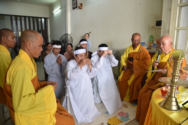 The rite praying for rebirth and giving gifts to the Blind in Tay Ninh