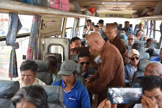 The rite praying for rebirth and giving gifts to the Blind in Tay Ninh