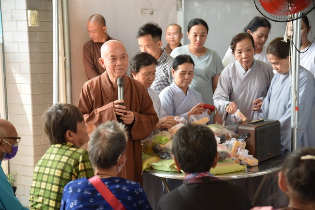 The rite praying for rebirth and giving gifts to the Blind in Tay Ninh