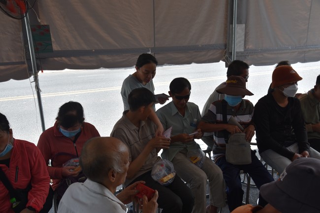 The rite praying for rebirth and giving gifts to the Blind in Tay Ninh