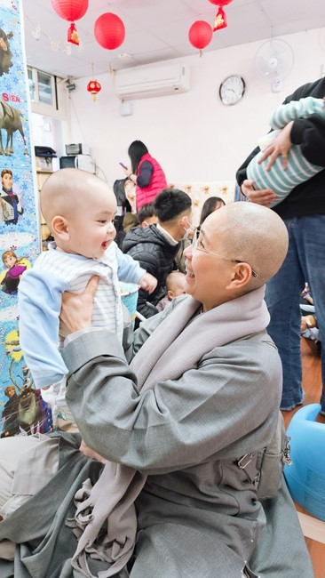 Chùa Linh Ẩn – Đài Loan: Xuân Nơi Xứ Người