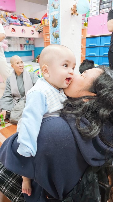 Chùa Linh Ẩn – Đài Loan: Xuân Nơi Xứ Người