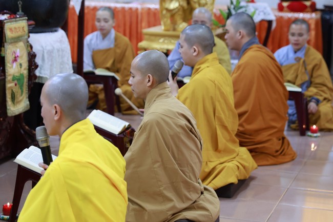 Chùa Linh Ẩn – Đài Loan: Xuân Nơi Xứ Người