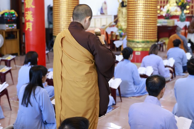 Chùa Linh Ẩn – Đài Loan: Xuân Nơi Xứ Người