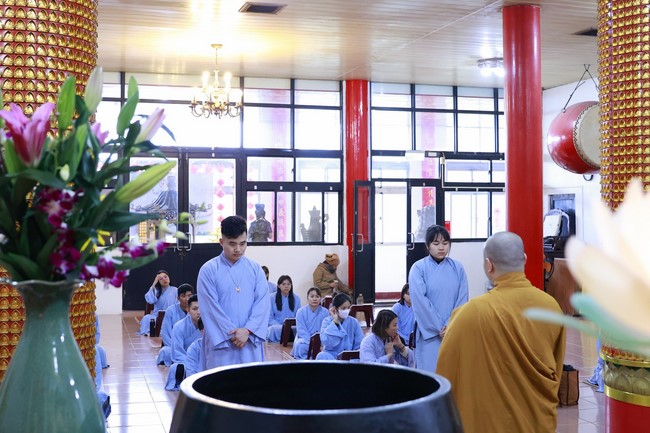 Chùa Linh Ẩn – Đài Loan: Xuân Nơi Xứ Người