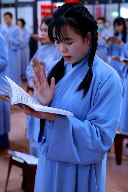 Chùa Linh Ẩn – Đài Loan: Xuân Nơi Xứ Người