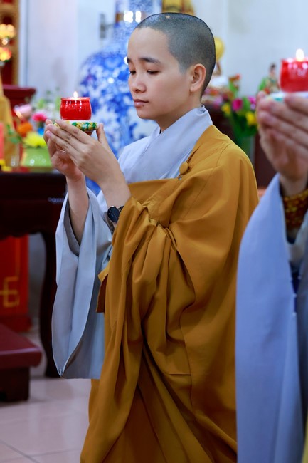 Chùa Linh Ẩn – Đài Loan: Xuân Nơi Xứ Người