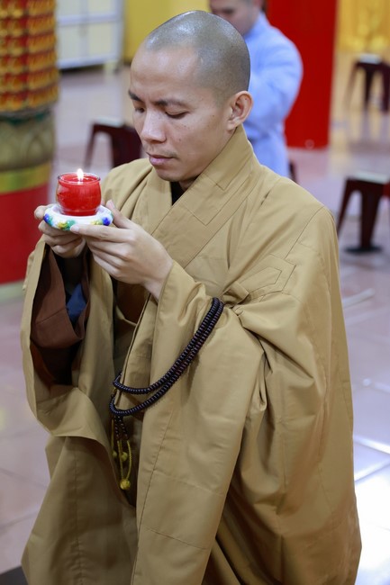 Chùa Linh Ẩn – Đài Loan: Xuân Nơi Xứ Người