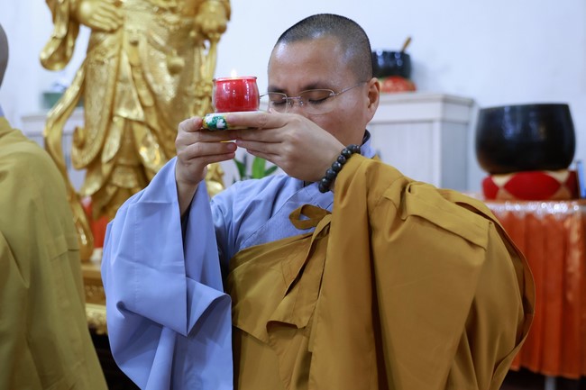 Chùa Linh Ẩn – Đài Loan: Xuân Nơi Xứ Người