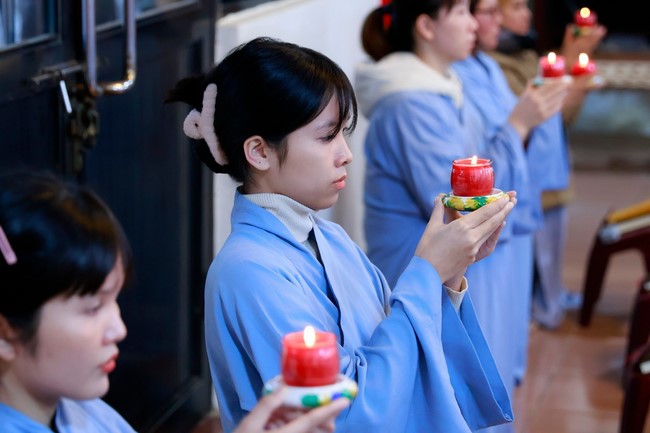 Chùa Linh Ẩn – Đài Loan: Xuân Nơi Xứ Người