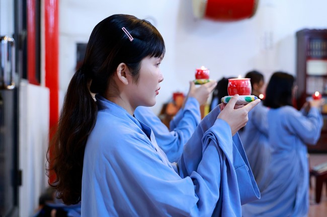 Chùa Linh Ẩn – Đài Loan: Xuân Nơi Xứ Người