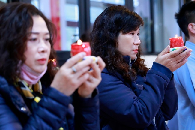 Chùa Linh Ẩn – Đài Loan: Xuân Nơi Xứ Người