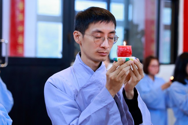 Chùa Linh Ẩn – Đài Loan: Xuân Nơi Xứ Người