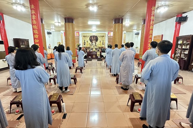 Chùa Linh Ẩn – Đài Loan: Xuân Nơi Xứ Người