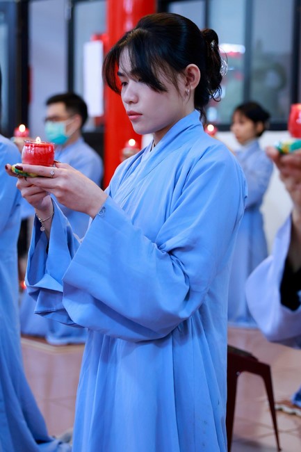 Chùa Linh Ẩn – Đài Loan: Xuân Nơi Xứ Người