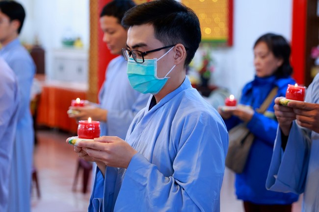 Chùa Linh Ẩn – Đài Loan: Xuân Nơi Xứ Người