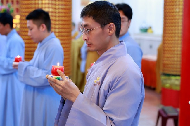 Chùa Linh Ẩn – Đài Loan: Xuân Nơi Xứ Người