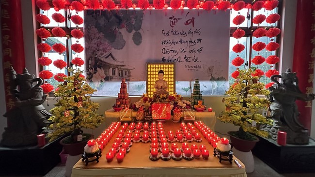 Chùa Linh Ẩn – Đài Loan: Xuân Nơi Xứ Người