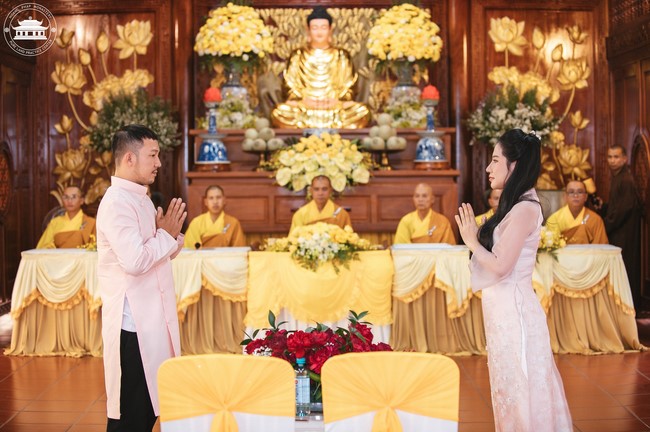 Wedding Ceremony at the pagoda