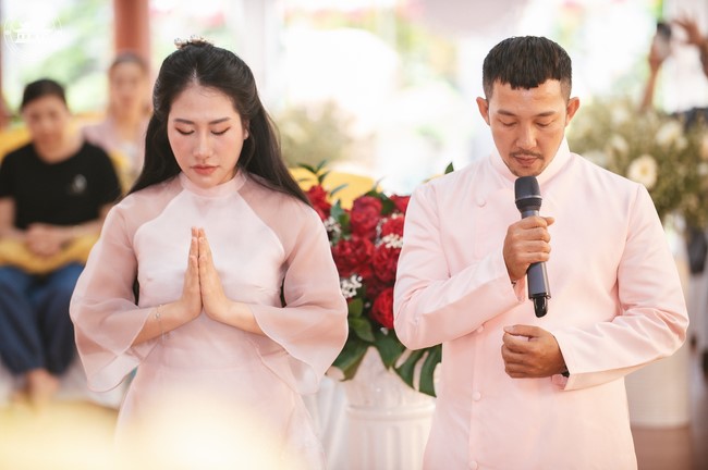 Wedding Ceremony at the pagoda