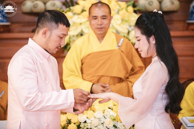 Wedding Ceremony at the pagoda