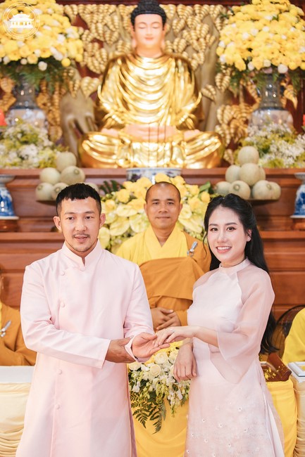 Wedding Ceremony at the pagoda