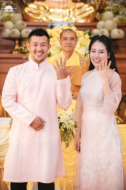 Wedding Ceremony at the pagoda