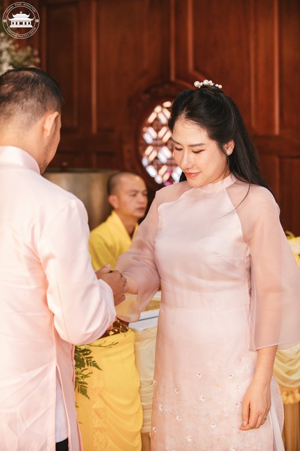 Wedding Ceremony at the pagoda