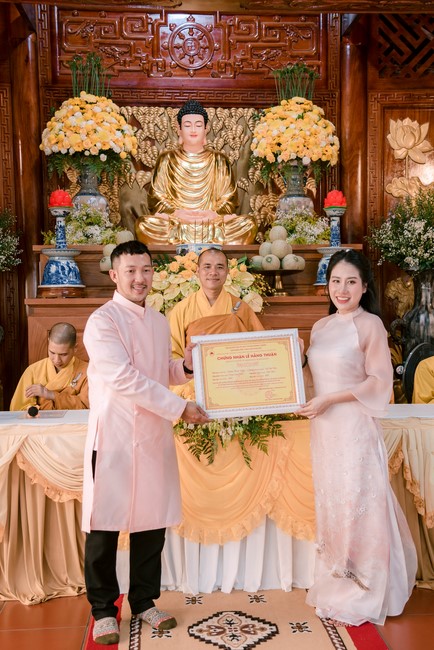 Wedding Ceremony at the pagoda