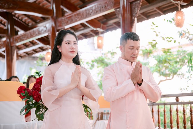Wedding Ceremony at the pagoda