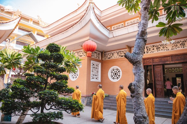 Wedding Ceremony at the pagoda