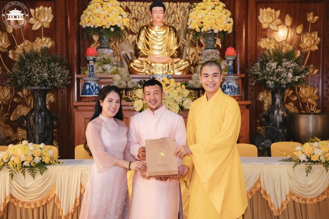 Wedding Ceremony at the pagoda