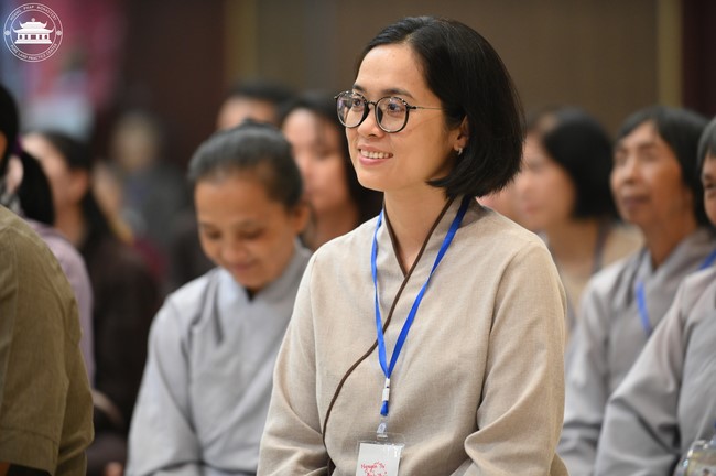 Retreat Listen to understand, see clearly to love  of Plum Village.