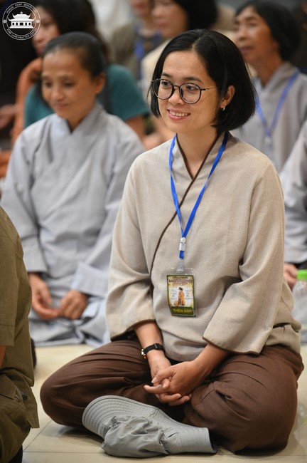 Retreat Listen to understand, see clearly to love  of Plum Village.