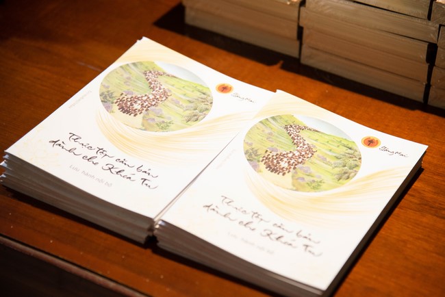 Retreat Listen to understand, see clearly to love  of Plum Village.