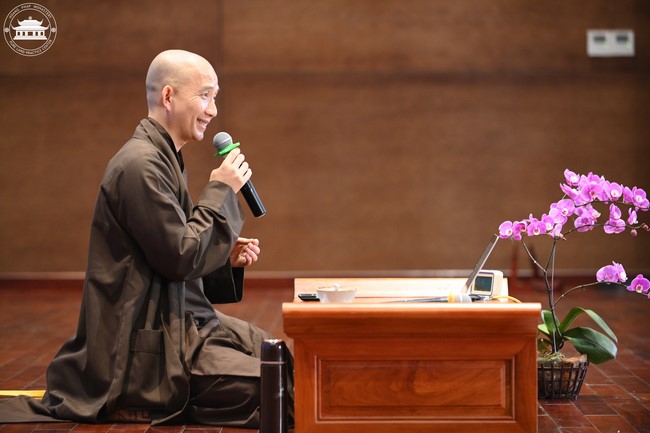 Retreat Listen to understand, see clearly to love  of Plum Village.