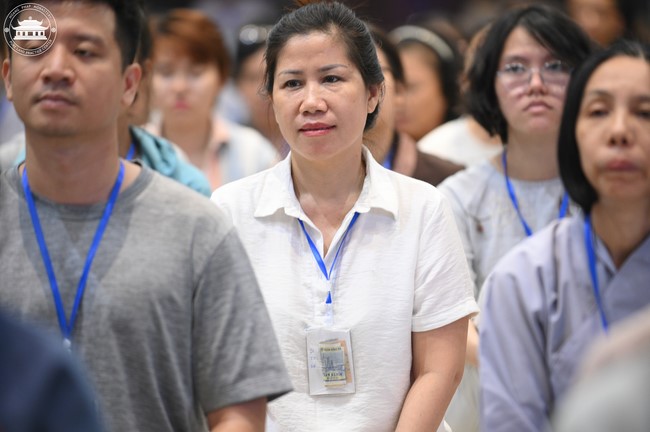 Retreat Listen to understand, see clearly to love  of Plum Village.