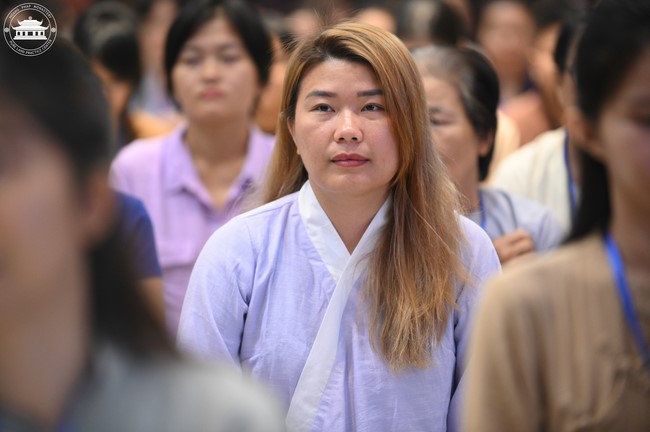 Retreat Listen to understand, see clearly to love  of Plum Village.