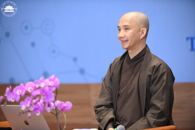 Retreat Listen to understand, see clearly to love  of Plum Village.