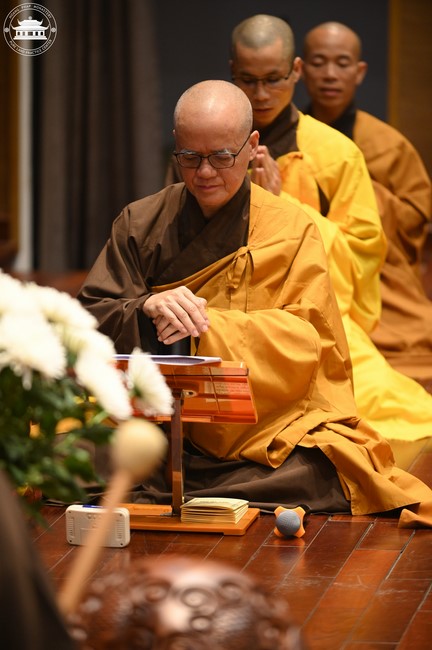 Retreat Listen to understand, see clearly to love  of Plum Village.