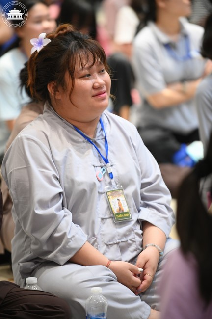 Retreat Listen to understand, see clearly to love  of Plum Village.