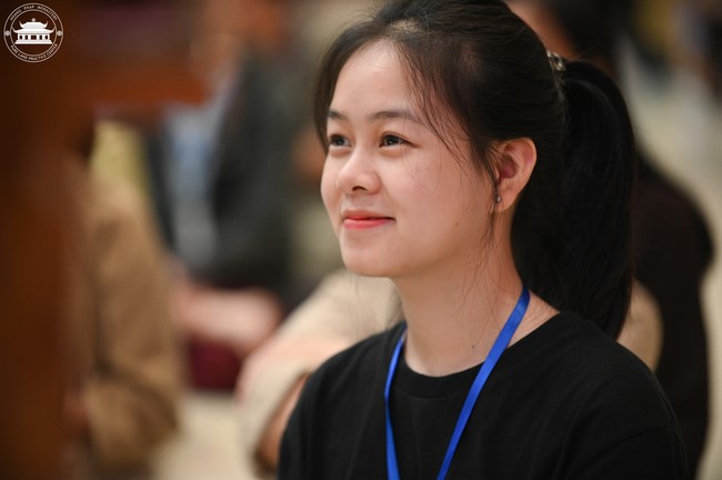 Retreat Listen to understand, see clearly to love  of Plum Village.