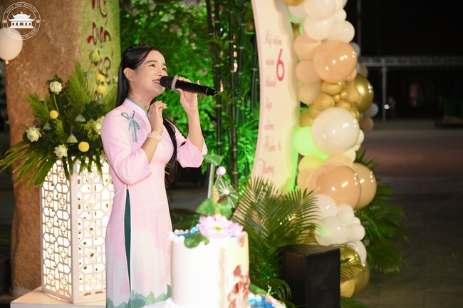 Prostrating the Names Avalokitesvara