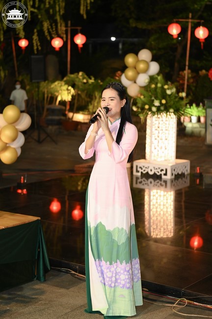 Prostrating the Names Avalokitesvara