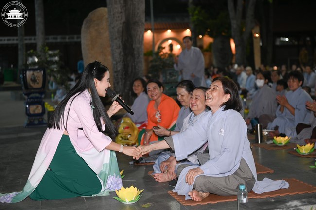 Prostrating the Names Avalokitesvara