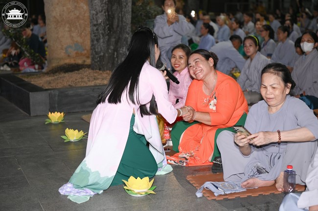 Prostrating the Names Avalokitesvara