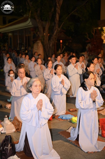 Prostrating the Names Avalokitesvara