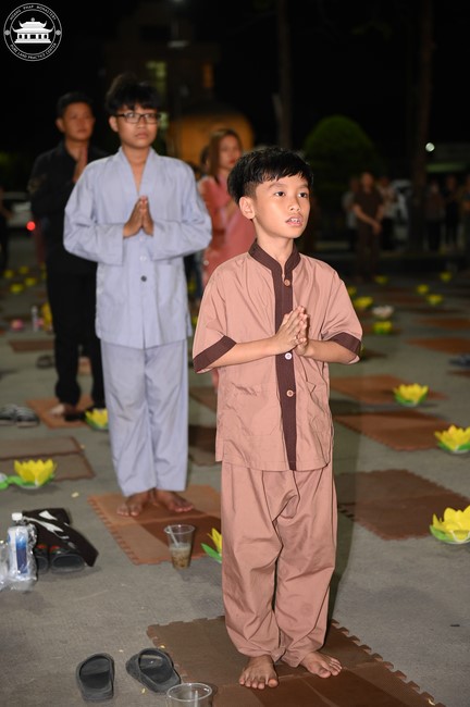 Prostrating the Names Avalokitesvara